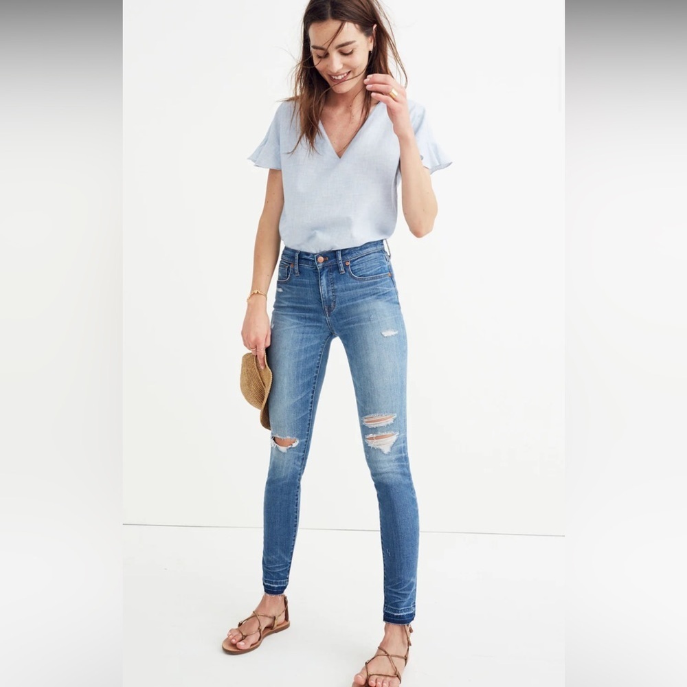 MADEWELL 9" High-Rise Skinny Jeans in Winifred
Wash: Drop-Hem Edition size 31